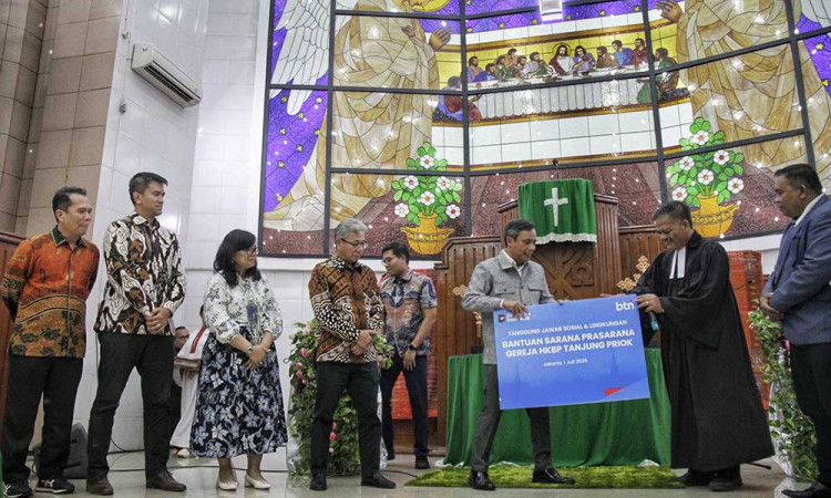 BTN Salurkan Bantuan TJSL Rumah Ibadah