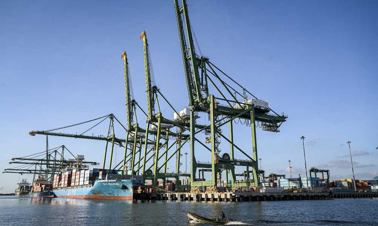 Neraca Perdagangan Indonesia Kembali Surplus Sebesar US$4,30 miliar Pada Mei 2025