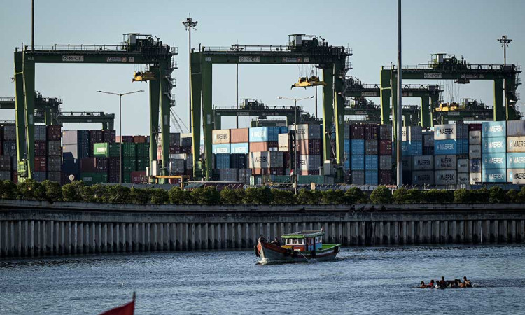 Neraca Perdagangan Indonesia Kembali Surplus Sebesar US$4,30 miliar Pada Mei 2025