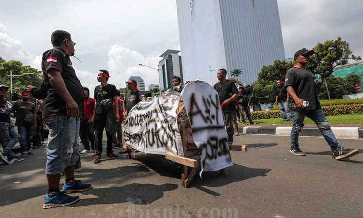 Ratusan Sopir Truk Gelar Aksi Menolak Pelarangan Truk Odol