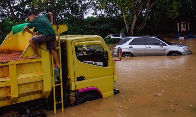 Sejumlah Jalan di Batam Terendam Banjir