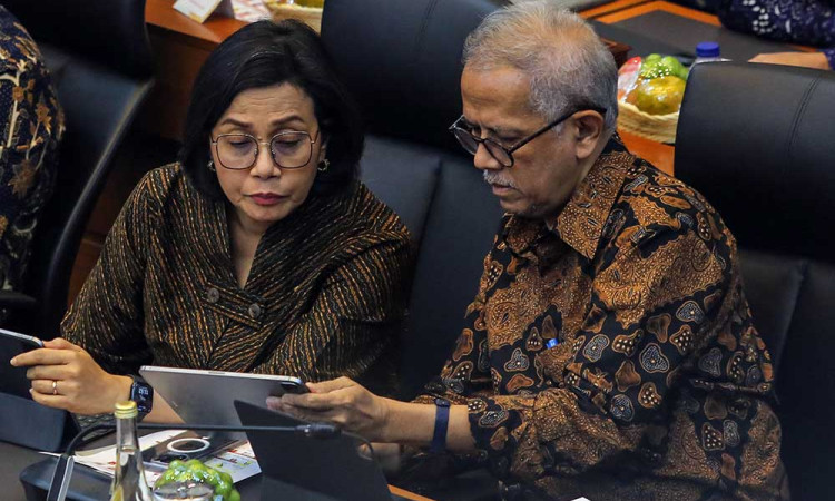 Menkeu Sri Mulyani Hadiri Raker Dengan Banggar DPR