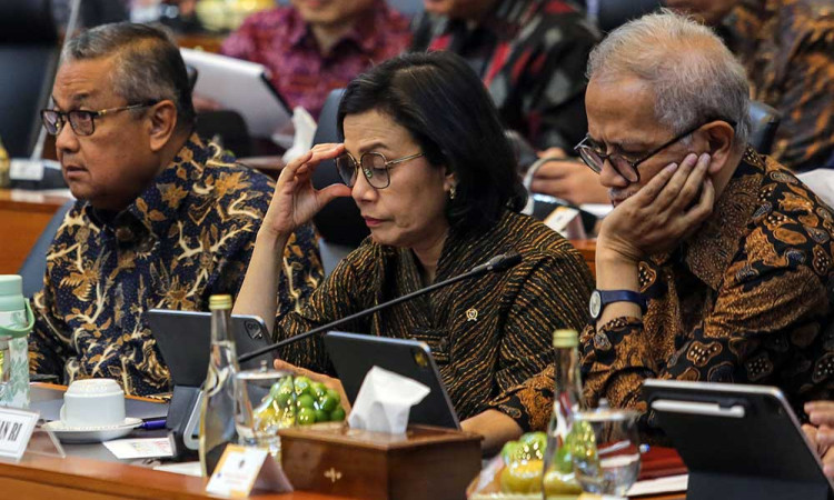 Menkeu Sri Mulyani Hadiri Raker Dengan Banggar DPR