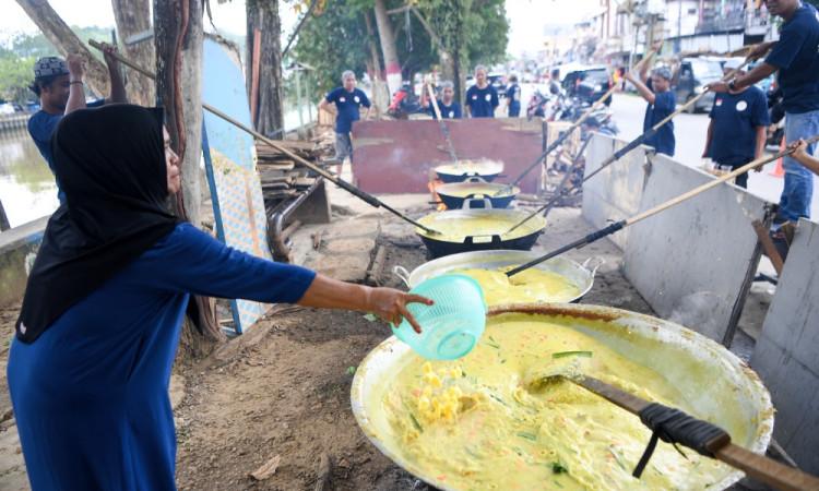 Tradisi Bubur Asyura di Samarinda