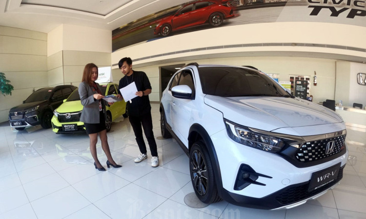Penjualan Mobil Nasional Menurun