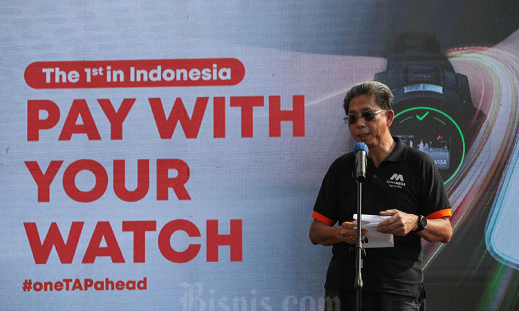 Transaksi Pembayaran Dengan Kartu Kredit Menggunakan Jam Tangan