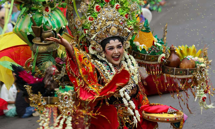 Parade Kostum dalam Banyuwangi Ethno Carnival (BEC)