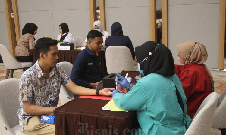 OJK Sulsel dan Sulbar Gelar Donor Darah
