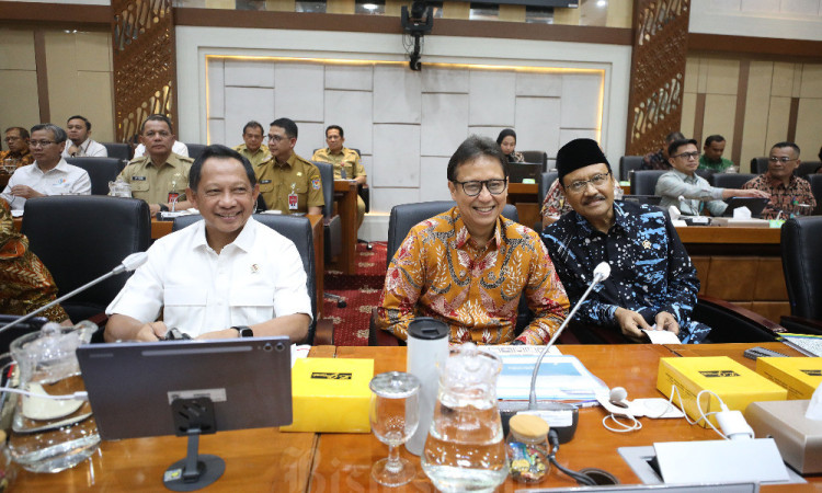 Rapat Kerja Bahas Data Penerima Bantuan Iuran (PBI) Jaminan Kesehatan Nasional (JKN)