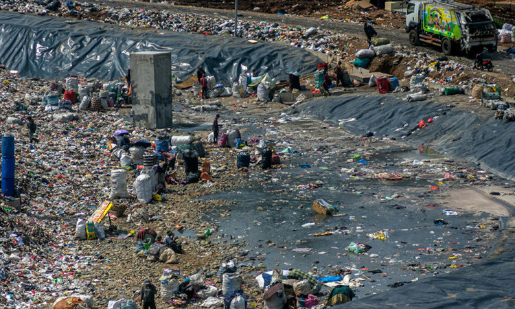 Pemprov Jabar Operasikan Zona 5 TPA Sariukti Dengan Sistem Sanitary Landfill
