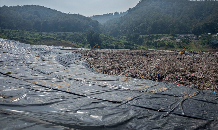 Pemprov Jabar Operasikan Zona 5 TPA Sariukti Dengan Sistem Sanitary Landfill