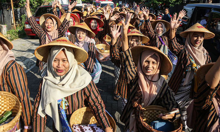 Tradisi Sadranan Kirab Budaya Sunan Kuning Semarang
