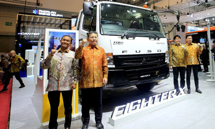Fuso Pamerkan EV Mobile Charger dan Fighter-X Terbaru di GIIAS 2025