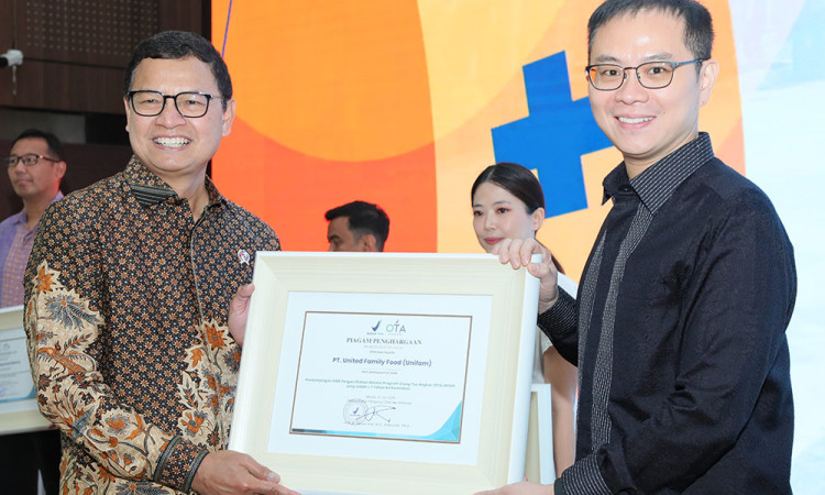 Unifam Terima Penghargaan dari BPOM RI