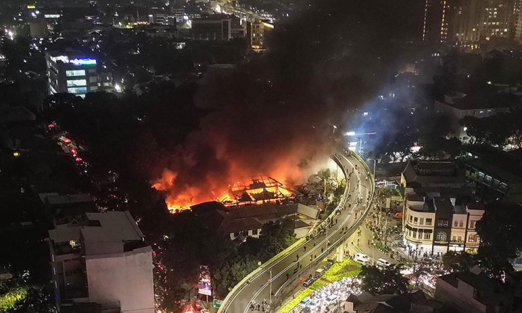 Sebanyak 500 Kios Pedagang Taman Puring Ludes Dilalap Si Jago Merah