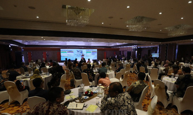 Bisnis Indonesia Midyear Challenges 2025