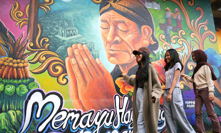 Nippon Paint Mewarnai Kembali Nepal Van Java, Mendukung Komunitas Wisata di Lereng Gunung Sumbing