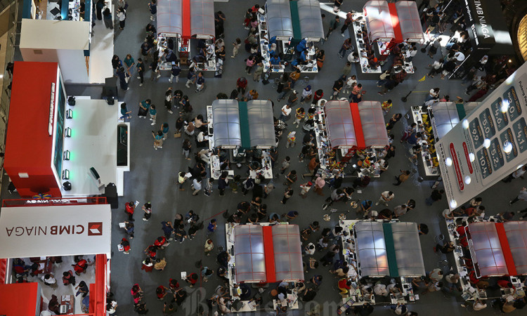 CIMB Niaga Cathay Travel Fair 2025 Sekaligus Peluncuran Kartu Kredit Co-Brand World Cathay Card