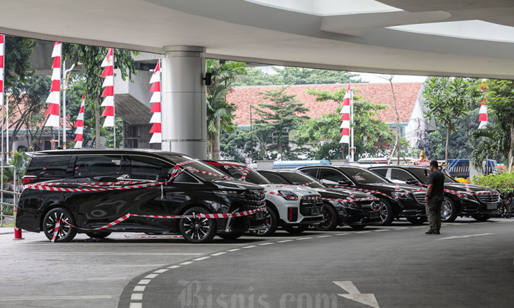 Kejagung Sita Mobil Mewah Diduga Milik Riza Chalid