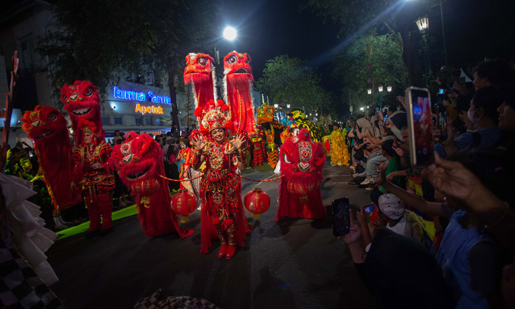 Indonesian Street Performance 2025