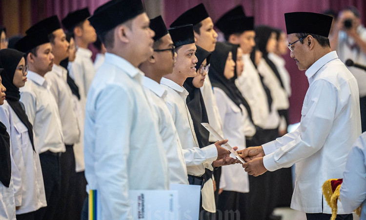 Menteri Sosial Saifullah Yusuf Melantik 1.323 Guru Sekolah Rakyat