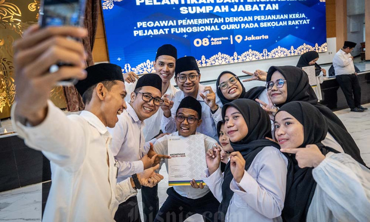 Menteri Sosial Saifullah Yusuf Melantik 1.323 Guru Sekolah Rakyat