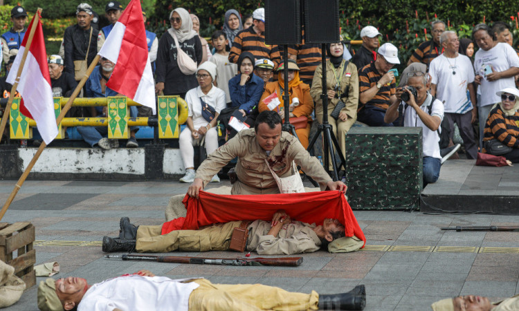 Sambut Hari Kemerdekaan, Aksi Teatrikal Drama Kolosal Perjuangan Meriahkan CFD di Bundaran HI
