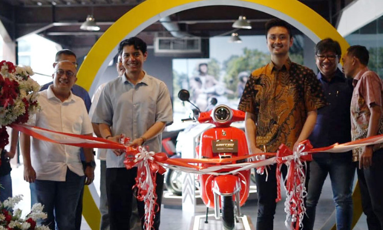 United E-Motor Gandeng Agung Meta Green Buka Gerai Motor Listrik Baru di Bali