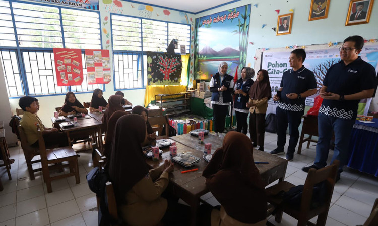 Jamkrindo Tebar Semangat Hari Kemerdekaan di Kabupaten Maros