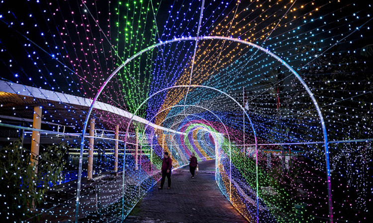 Wisata Malam Lights Wonderland di Semarang