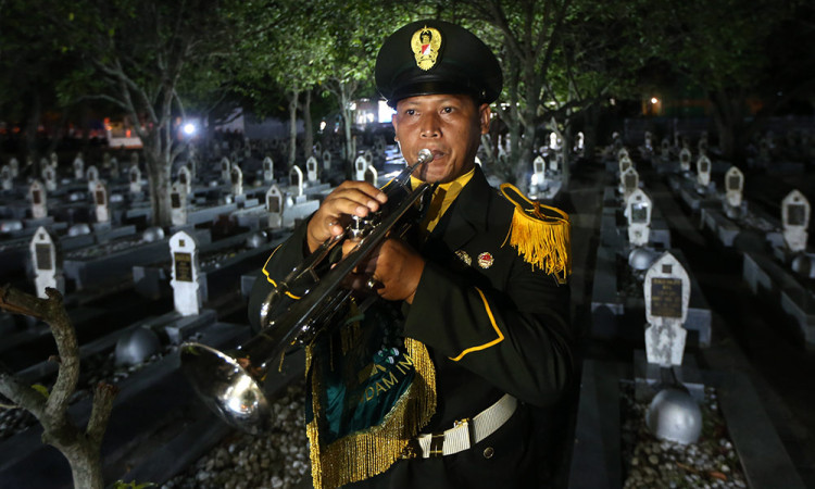 Prajurit TNI di Aceh Ikuti Apel Kehormatan dan Renungan Suci