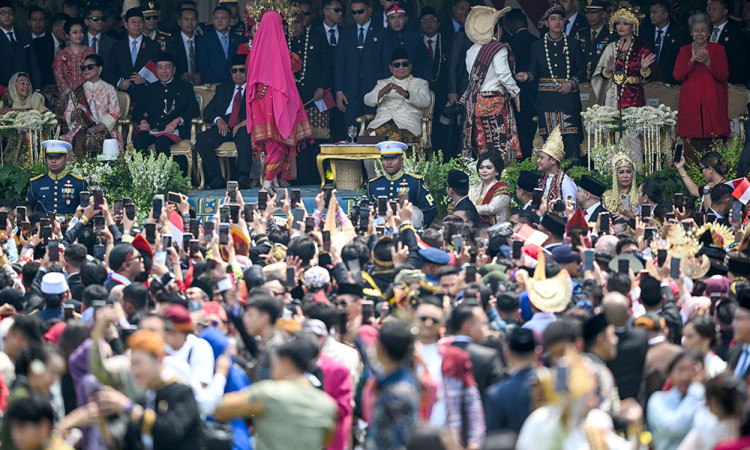 Momen Presiden Prabowo Joget Tabola Bale di Upacara HUT ke-80 RI Bikin Meriah Istana Merdeka