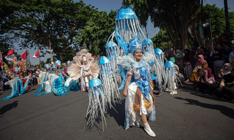 Pawai Kemerdekaan Jogja Fashion Carnival Meriahkan HUT ke-80 RI