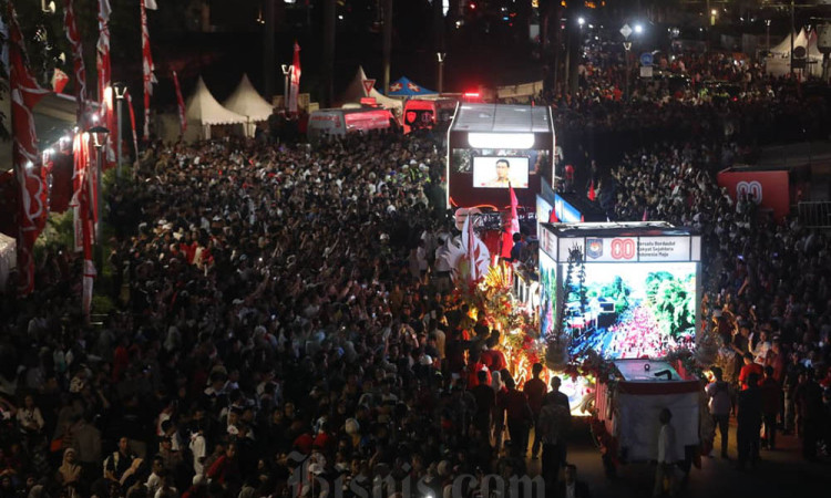 Pesta Rakyat dan Karnaval Kemerdekaan Diserbu Warga