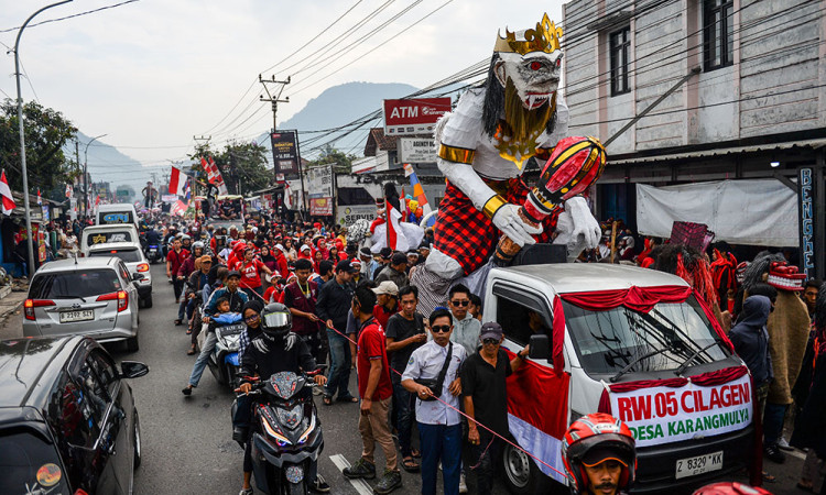FestivaL Ogoh-ogoh Meriahkan  Hari Kemerdekaan di Garut