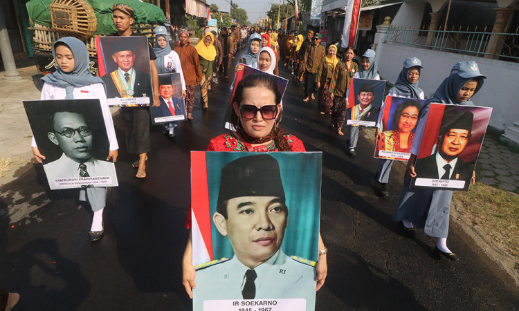 Ribuan Orang Mengadakan Ruwatan Negara di Rumah Masa Kecil Bung Karno