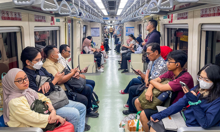 Hampir 2 Tahun Beroperasi, LRT Layani 42 Juta Penumpang
