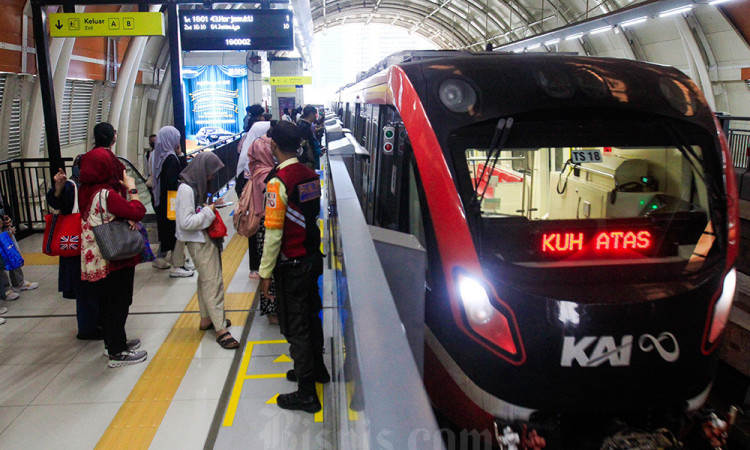 Hampir 2 Tahun Beroperasi, LRT Layani 42 Juta Penumpang