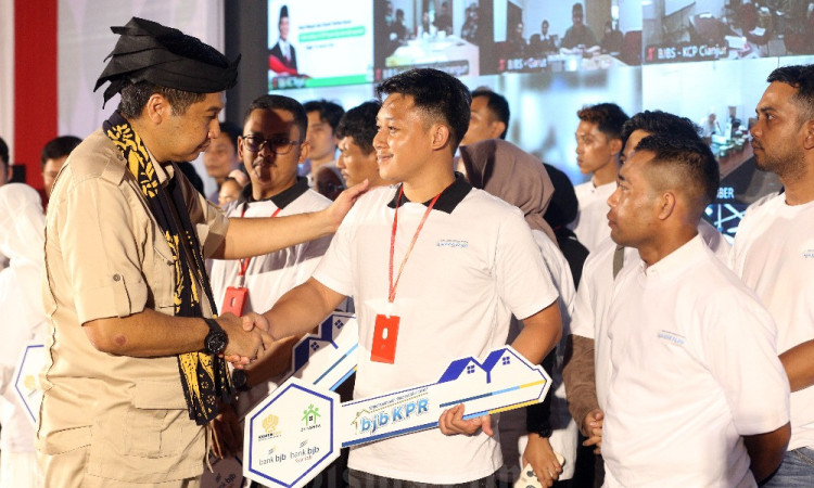 Serah Terima 1.080 Kunci Rumah Subsidi Masyarakat Berpenghasilan Rendah