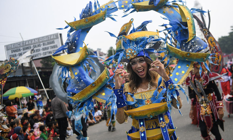 Pawai Pembangunan dan Karnaval Budaya Nusantara 2025