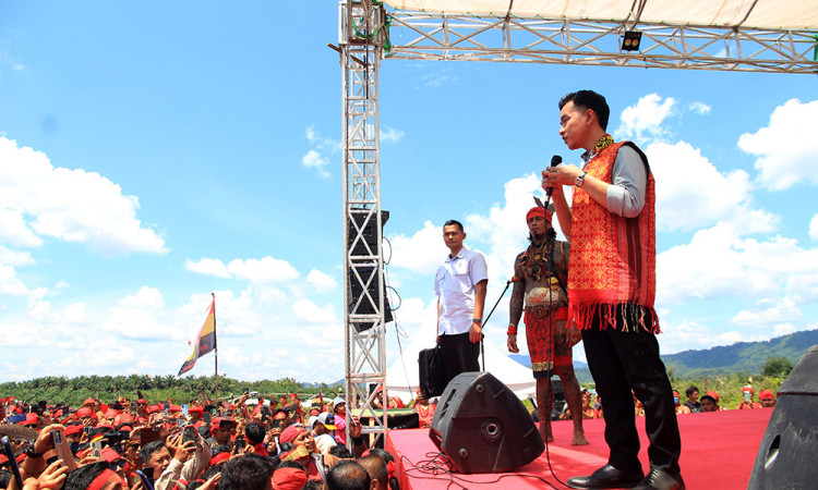 Pasukan Merah TBBR Minta Dibangunkan Rumah Adat