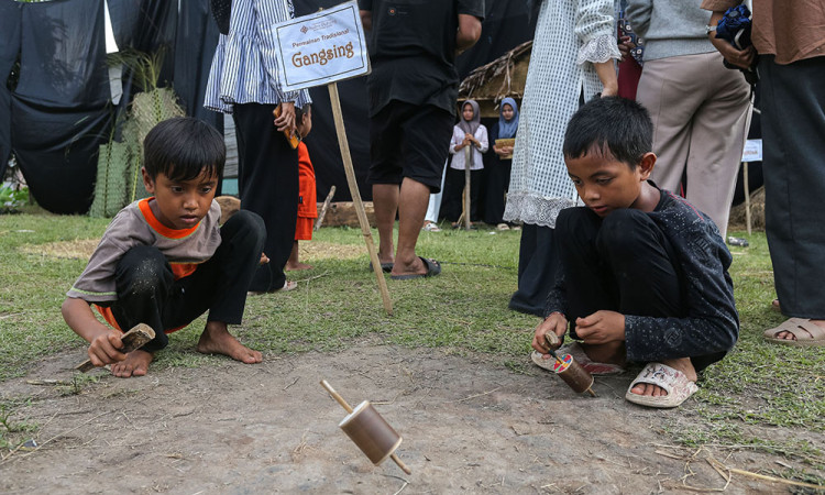 Festival Dolanan Tradisional Anak di Kota Serang