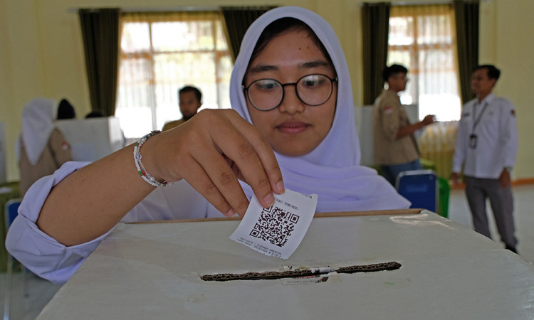 Pendidikan Demokrasi Dengan E-voting Bagi Pelajar