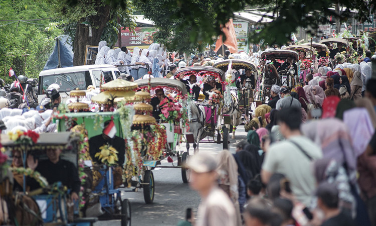 Kirab Budaya Kereta Kuda HUT Kabupaten Pekalongan