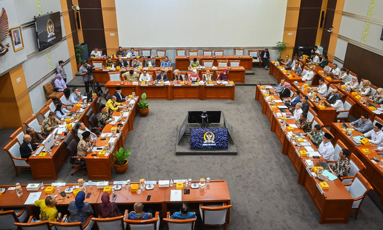 Raker Komisi VIII DPR Bahas RUU Penyelenggaraan Haji