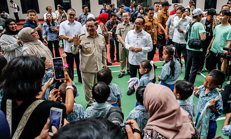 Penyerahan Kunci Hunian Rusunawa PIK Pulogadung