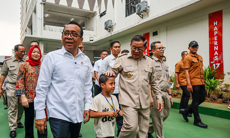 Penyerahan Kunci Hunian Rusunawa PIK Pulogadung