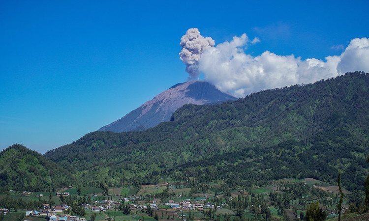 Aktivitas Vulkanik Gunung Semeru