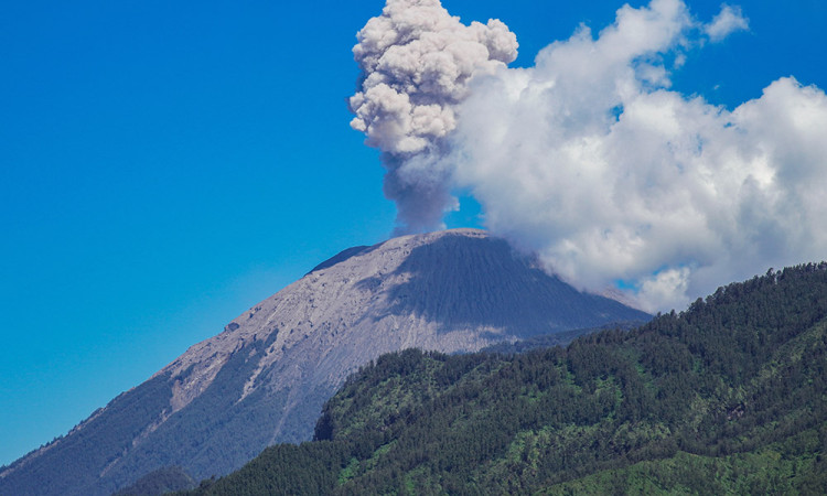 Aktivitas Vulkanik Gunung Semeru