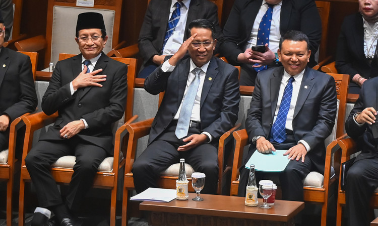 Rapat Paripurna DPR RI Sahkan Pembentukan Kementerian Haji dan Umrah serta Persetujuan Naturalisasi 9 Atlet